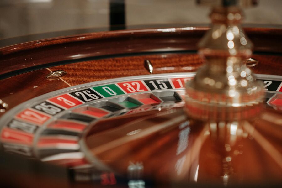 Ruletė ar blackjack: kuris žaidimas labiau tinka tavo žaidimo stiliui?